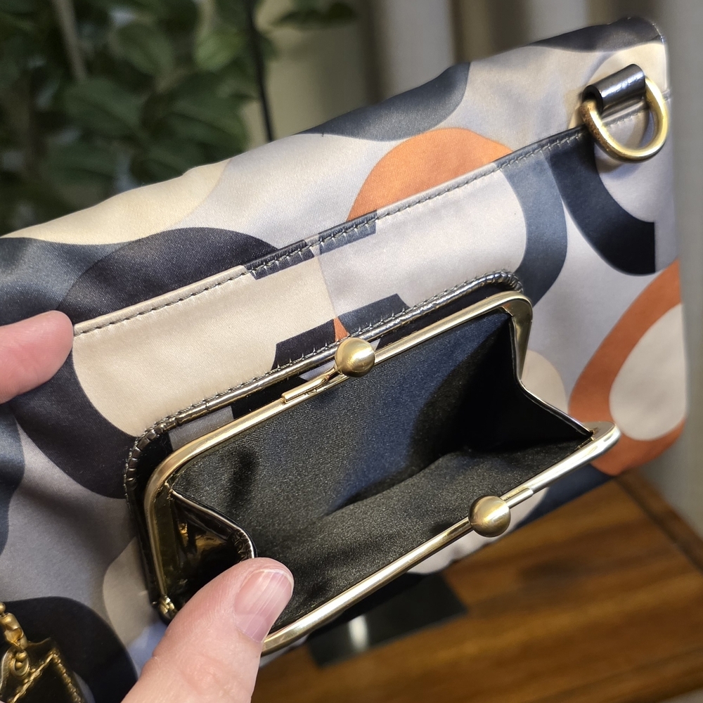 Coach Amanda Graphic Op Art Fold Over Shoulder Bag Clutch 12928 - Picture 4 of 7